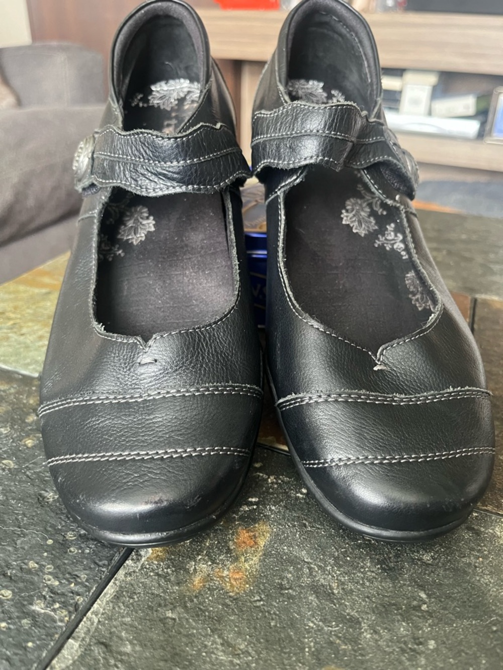 Taos Black Mary Jane Leather Flats with Strap Size 9W